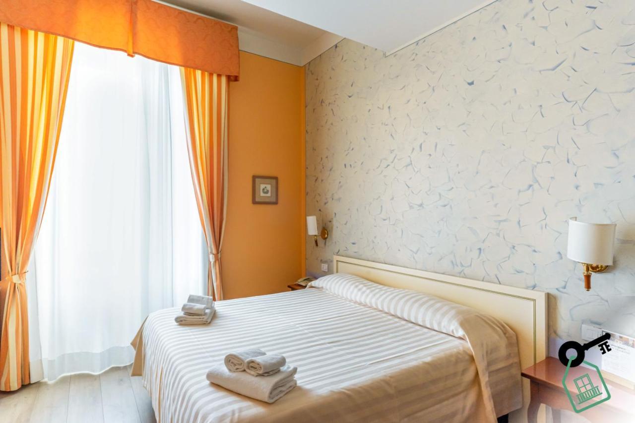 Hotel Rooms Lago Maggiore Вербания Экстерьер фото