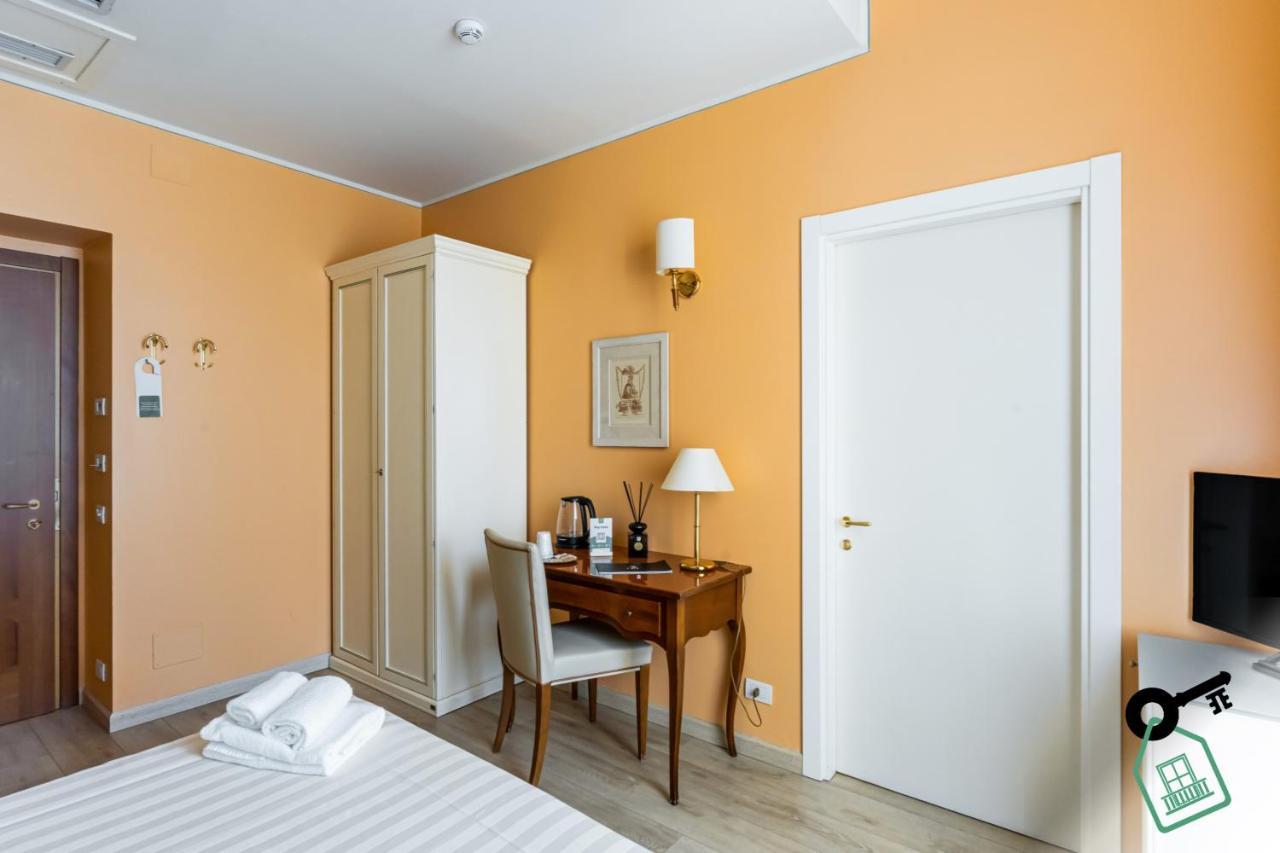 Hotel Rooms Lago Maggiore Вербания Экстерьер фото