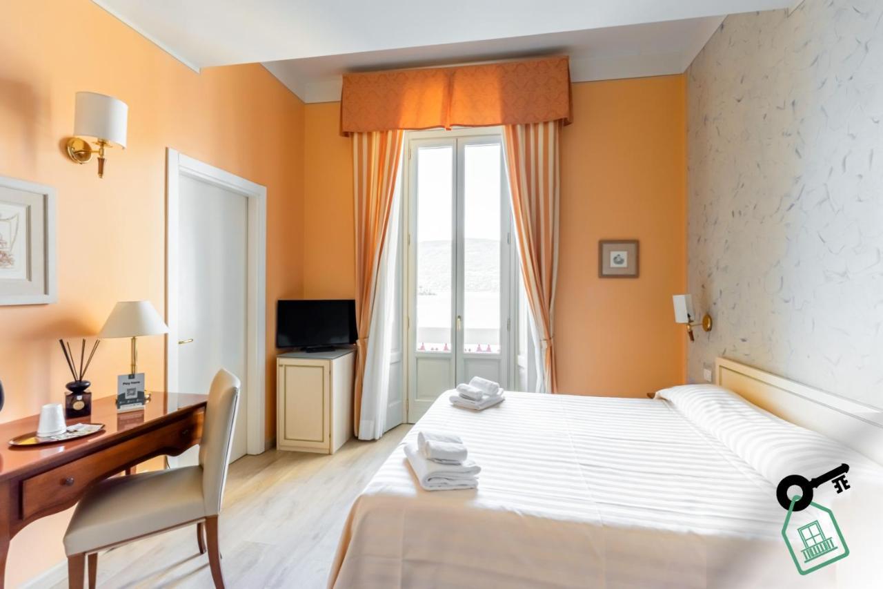 Hotel Rooms Lago Maggiore Вербания Экстерьер фото