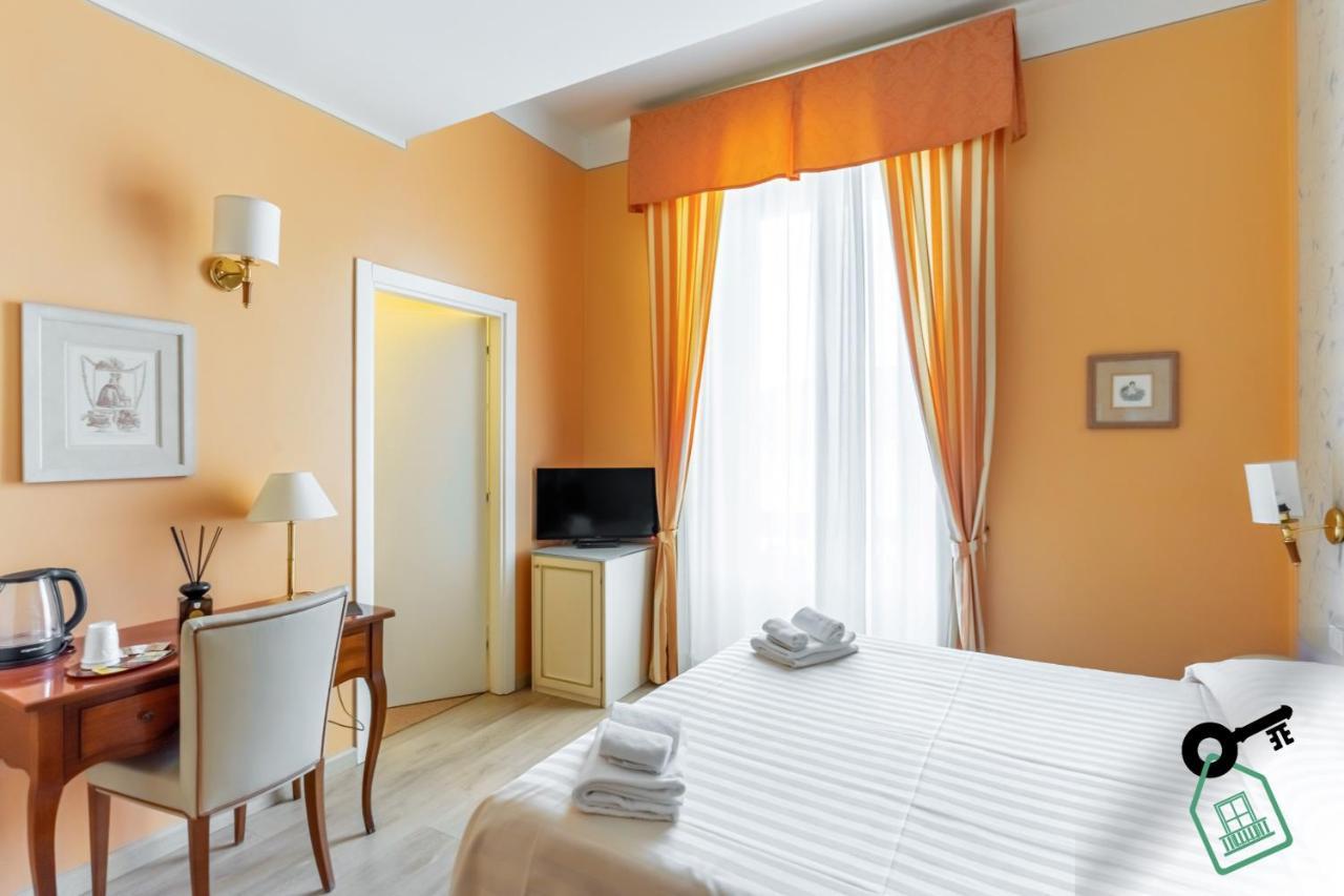 Hotel Rooms Lago Maggiore Вербания Экстерьер фото