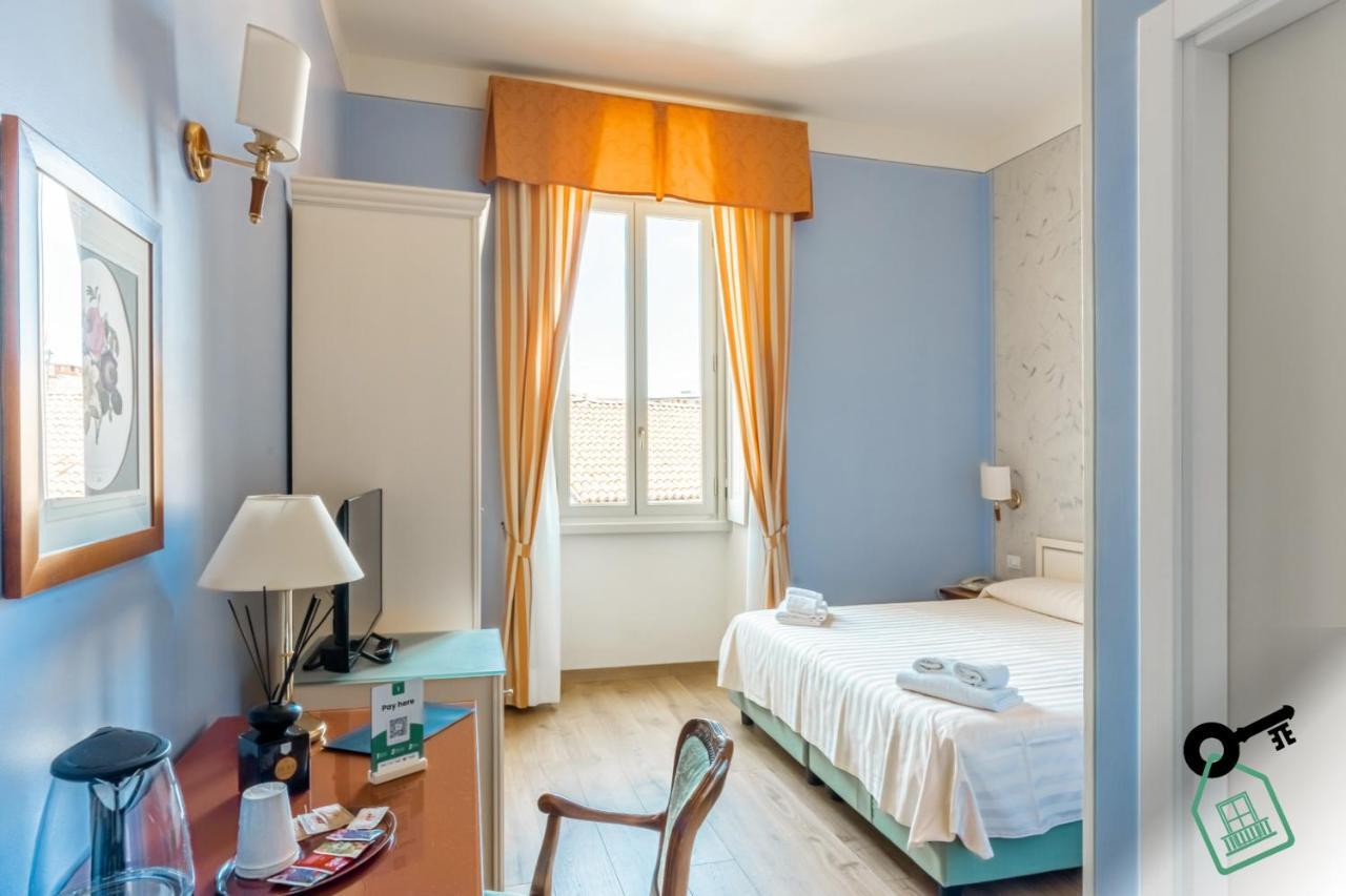 Hotel Rooms Lago Maggiore Вербания Экстерьер фото