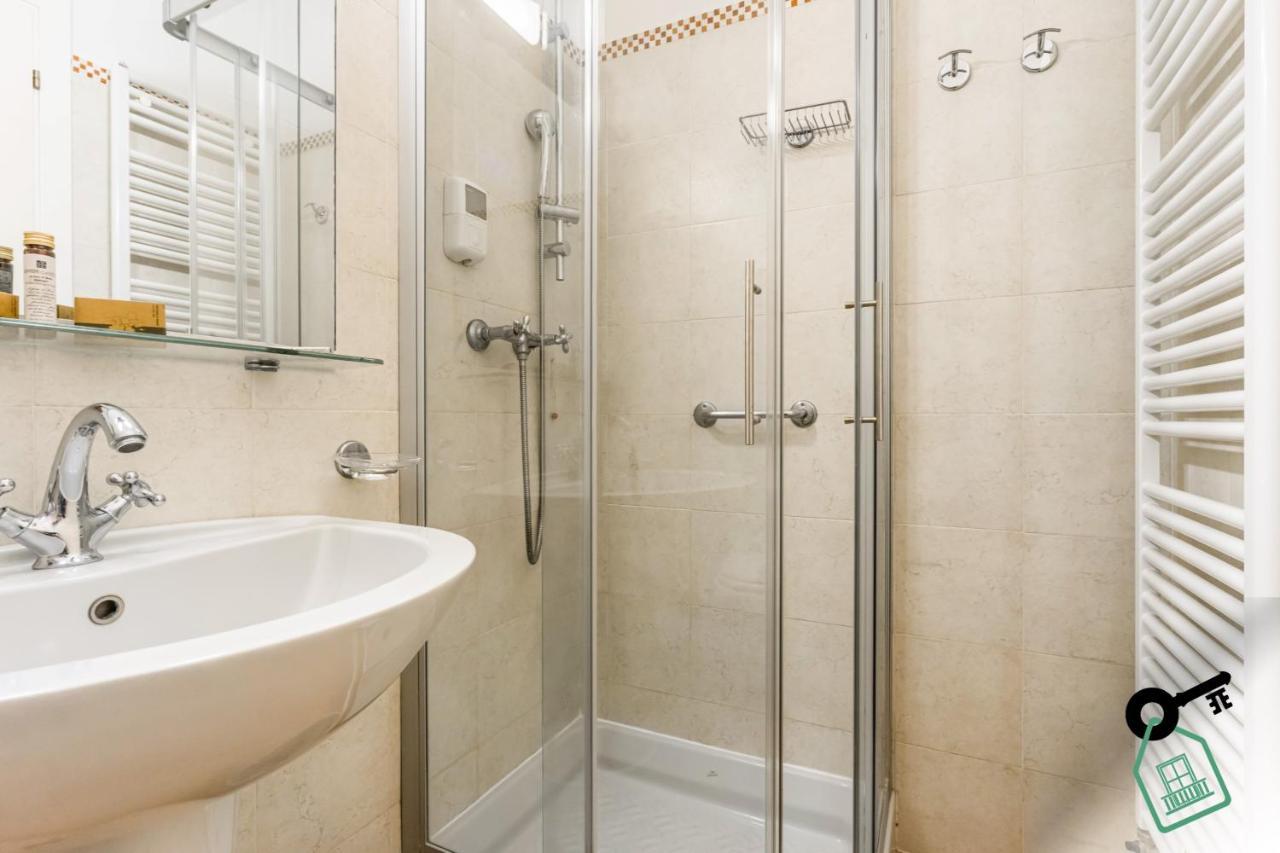 Hotel Rooms Lago Maggiore Вербания Экстерьер фото