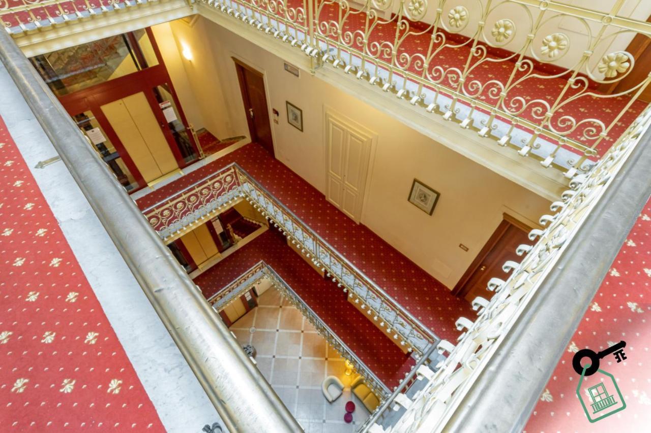 Hotel Rooms Lago Maggiore Вербания Экстерьер фото