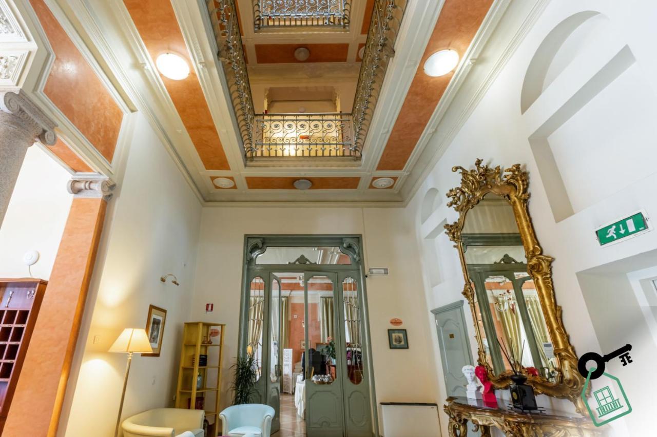 Hotel Rooms Lago Maggiore Вербания Экстерьер фото